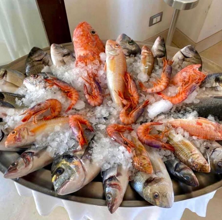 Hotel Saraceno Al Faro Taranto Eksteriør billede
