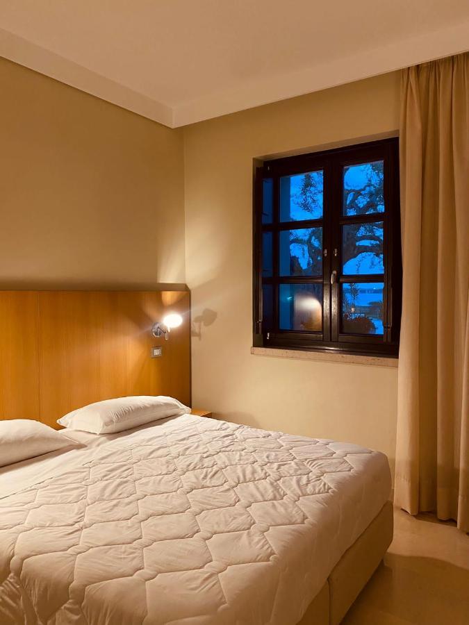 Hotel Saraceno Al Faro Taranto Eksteriør billede