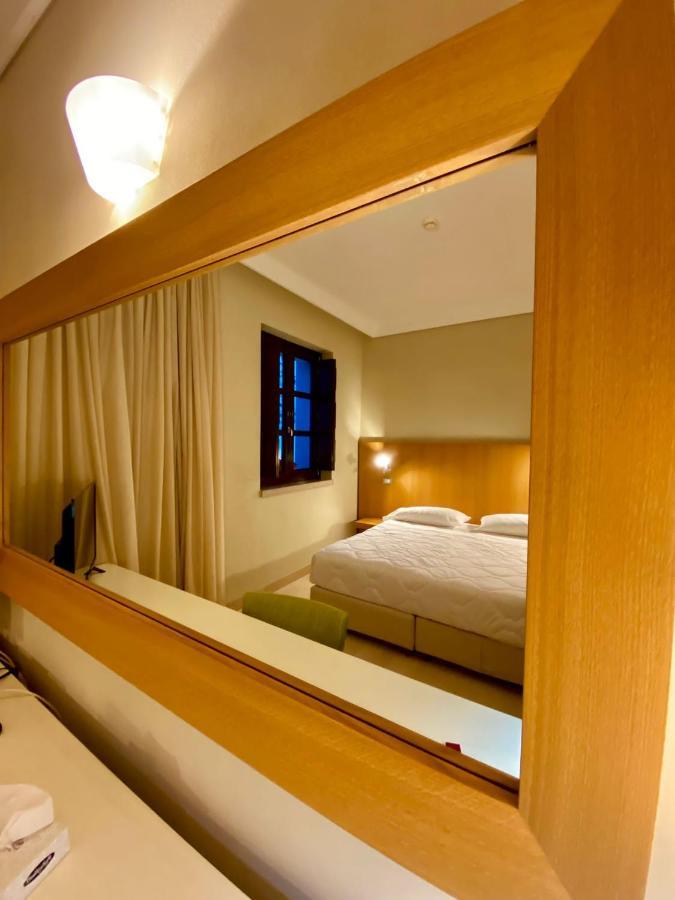 Hotel Saraceno Al Faro Taranto Eksteriør billede