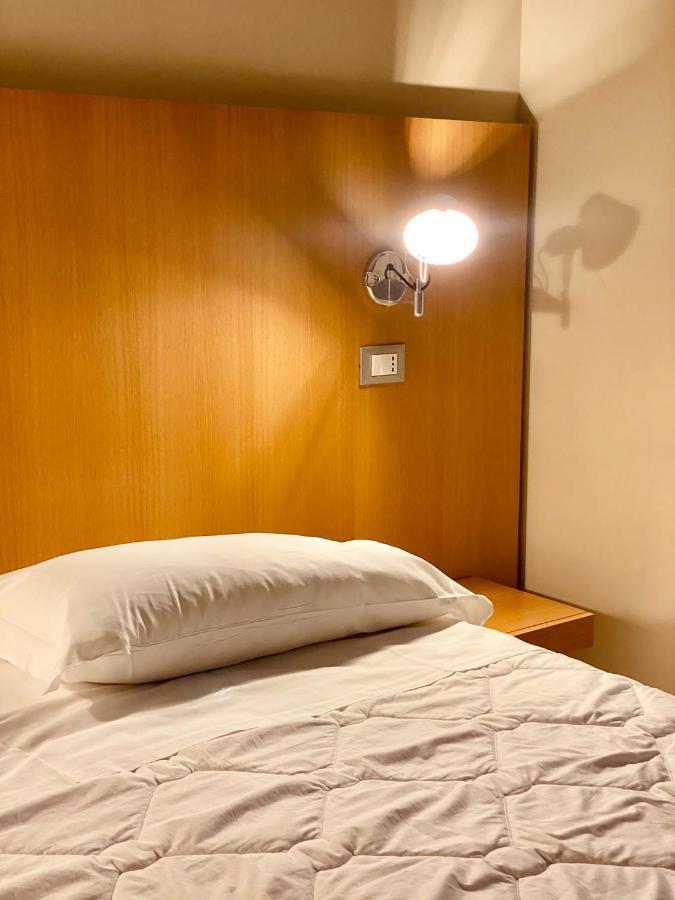 Hotel Saraceno Al Faro Taranto Eksteriør billede