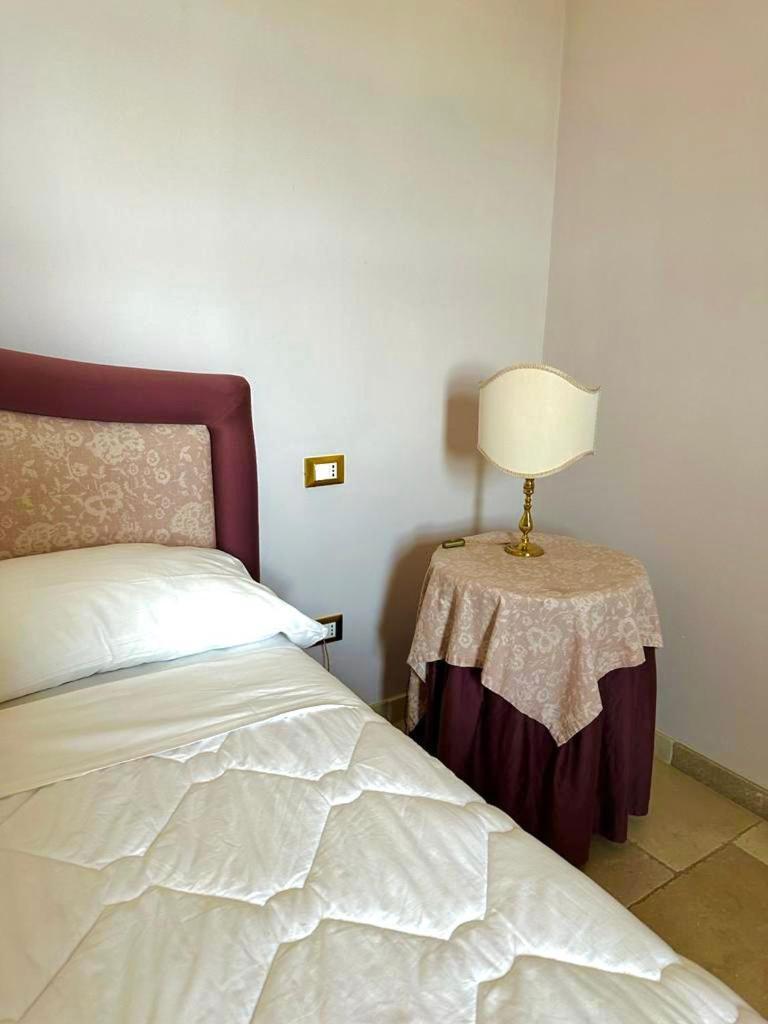Hotel Saraceno Al Faro Taranto Eksteriør billede