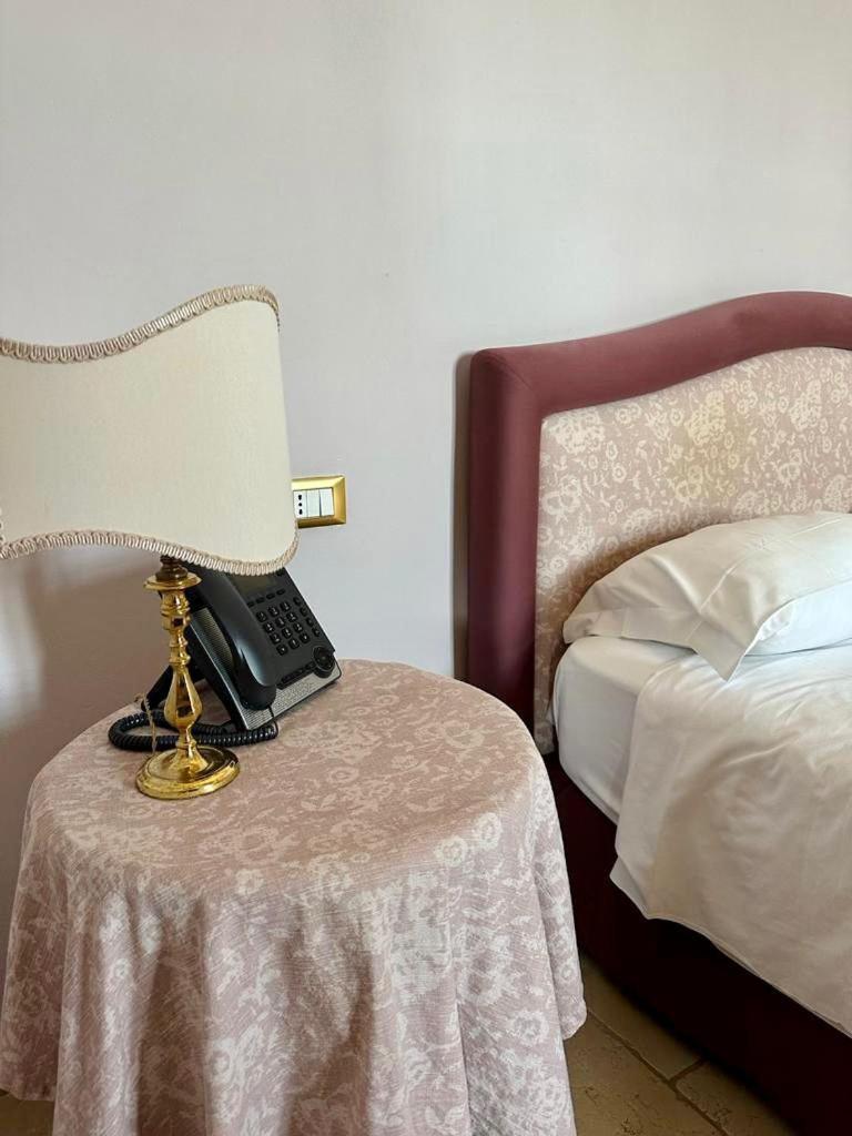 Hotel Saraceno Al Faro Taranto Eksteriør billede