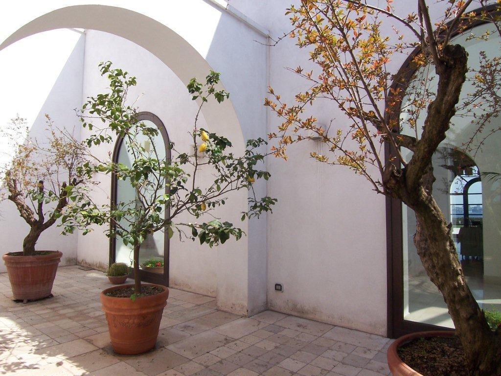 Hotel Saraceno Al Faro Taranto Eksteriør billede