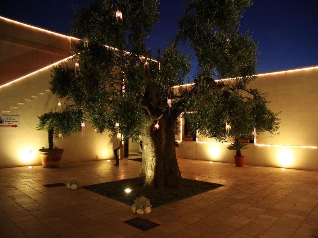 Hotel Saraceno Al Faro Taranto Eksteriør billede