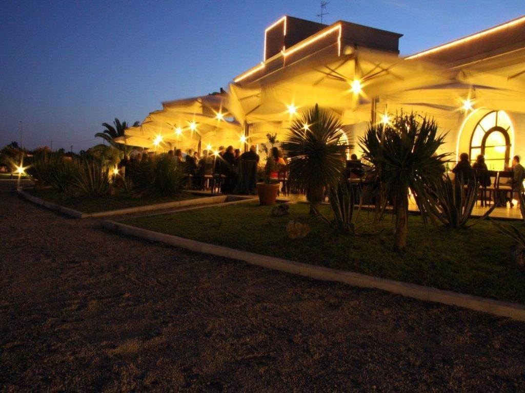 Hotel Saraceno Al Faro Taranto Eksteriør billede